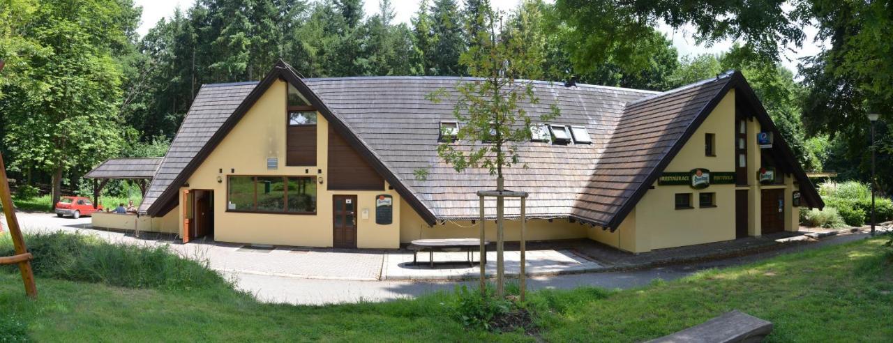 טאבור Penzion A Restaurace Pintovka מראה חיצוני תמונה
