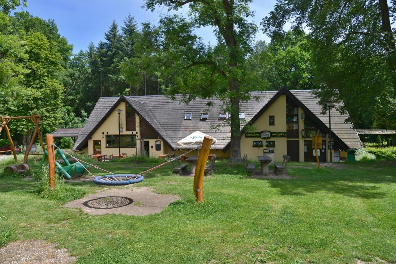 טאבור Penzion A Restaurace Pintovka מראה חיצוני תמונה